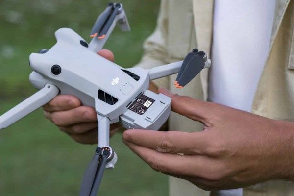 Los mejores accesorios para DJI Mini 4 Pro en 2026: filtros, baterías y protección