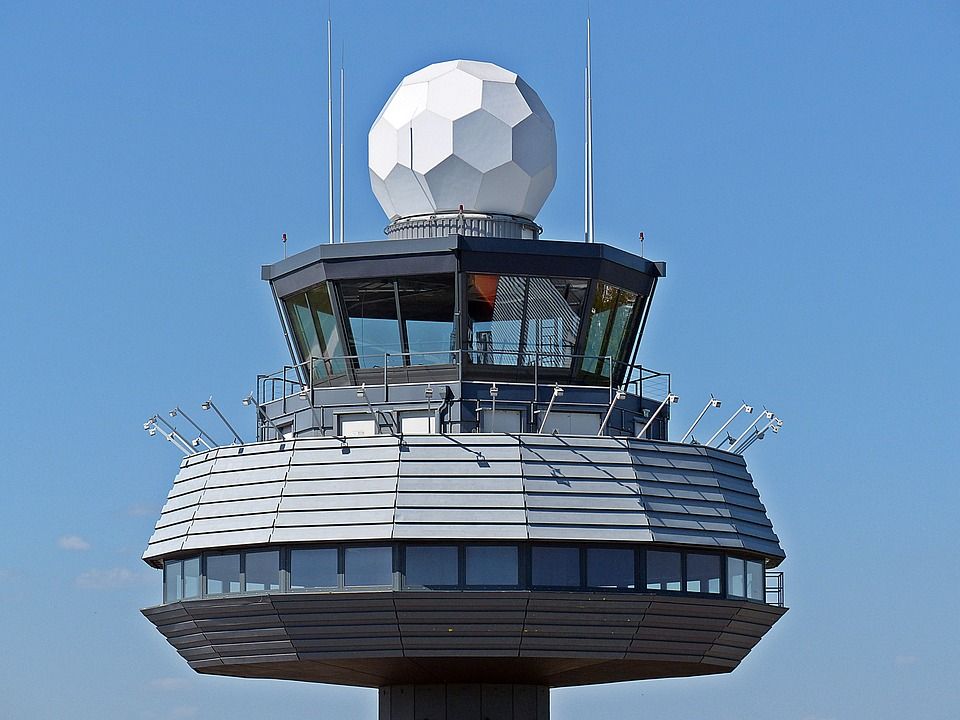 Torre de control: volar drones en espacio aéreo controlado