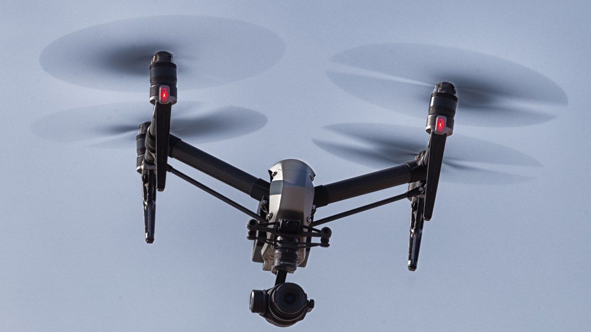 Dron cinematográfico DJI Inspire en rodaje audiovisual