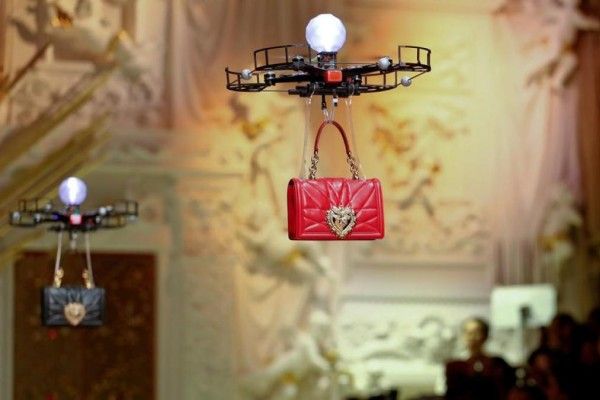 El futuro de los drones en la moda: Entregas y audiovisual