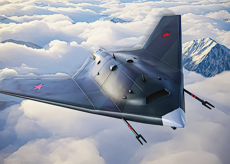 Dron militar ruso UAV S-70 Okhotnik Cazador