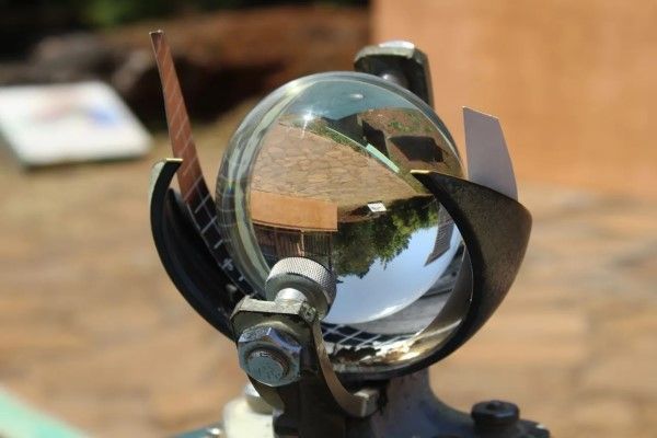 Instrumentos meteorológicos: anemómetro, barómetro, termómetro e higrómetro