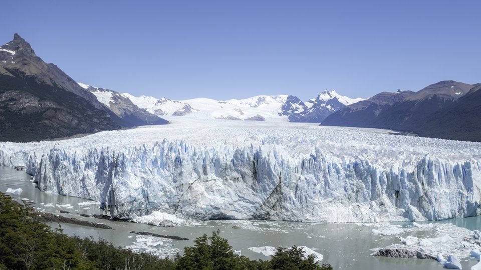 Glaciar Perito Moreno en Patagonia argentina - drones