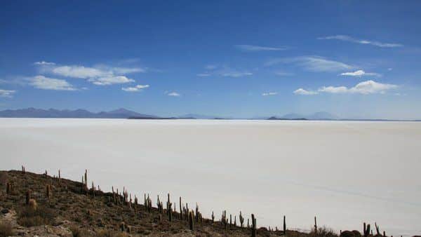 Salar de Uyuni, Bolivia: el mayor desierto de sal del mundo para volar drones