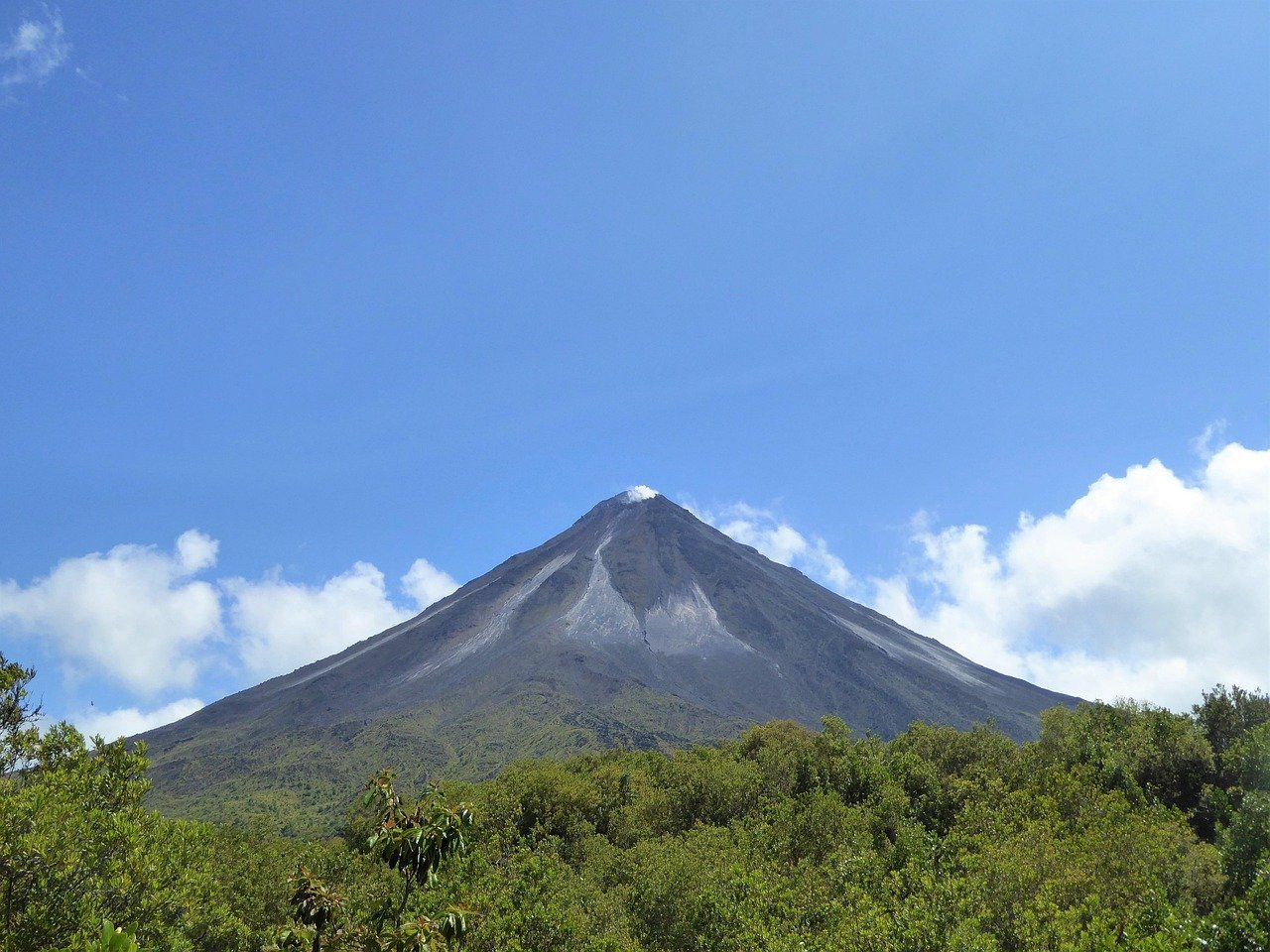 San Carlos (volcan Arenal), Costa Rica: llanuras del norte para volar drones con registro
