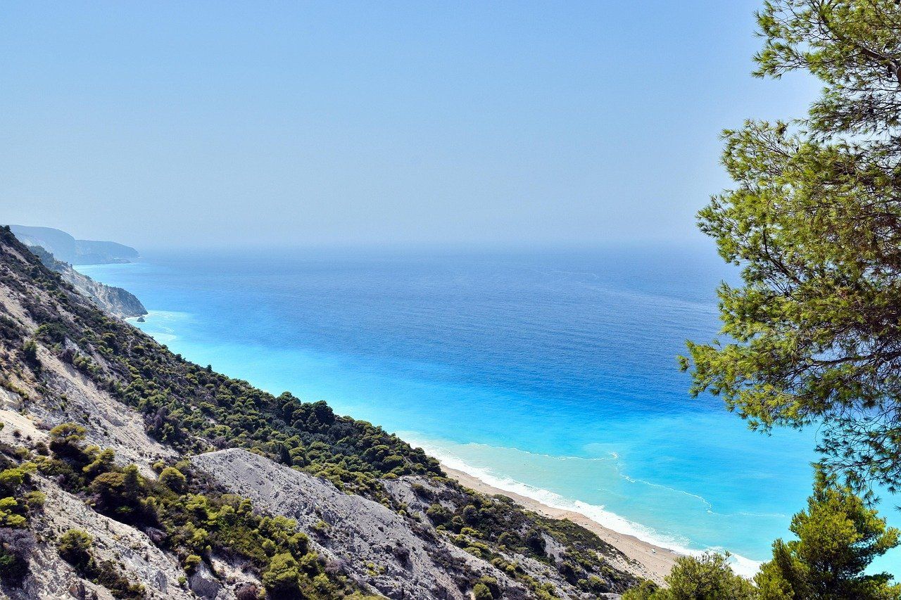 Costa de Pelion en Tesalia, Grecia: playas y acantilados para volar drones