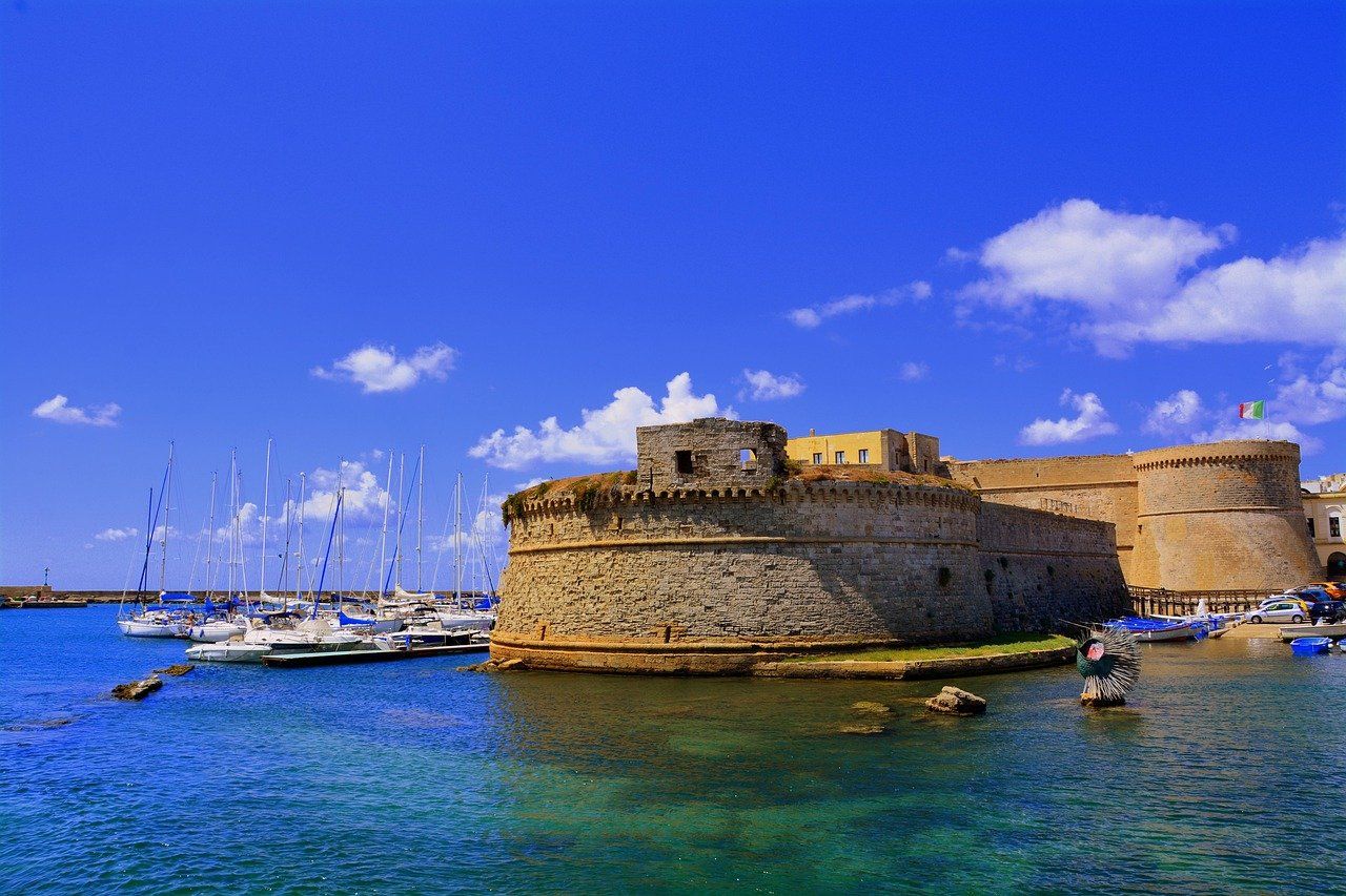 Costa del Salento en Apulia: litoral para volar drones fuera de centros historicos