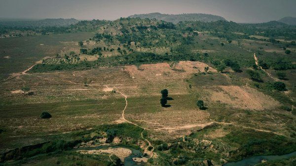 Zonas rurales de Abuya, Nigeria: campo abierto para volar drones