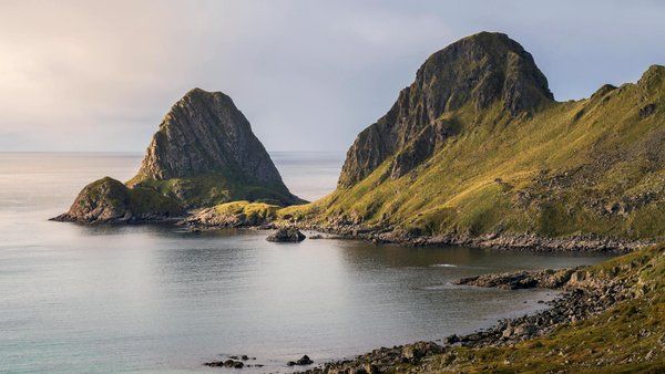 Islas Lofoten, Noruega: paisaje ártico para volar drones con registro
