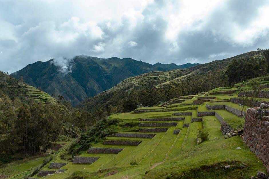 Valle Sagrado de los Incas (Cusco), Peru: terrazas andinas para volar drones fuera de zonas arqueologicas