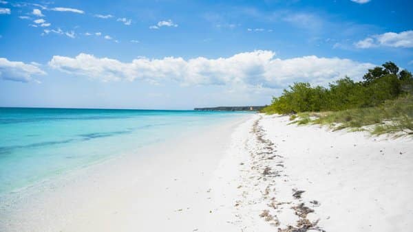 Bahía de las Águilas (Pedernales), República Dominicana: playa virgen para volar drones