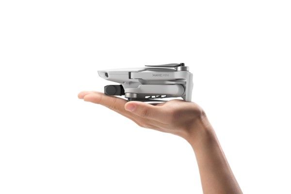Cómo volar un dron de menos de 250 gramos en España
