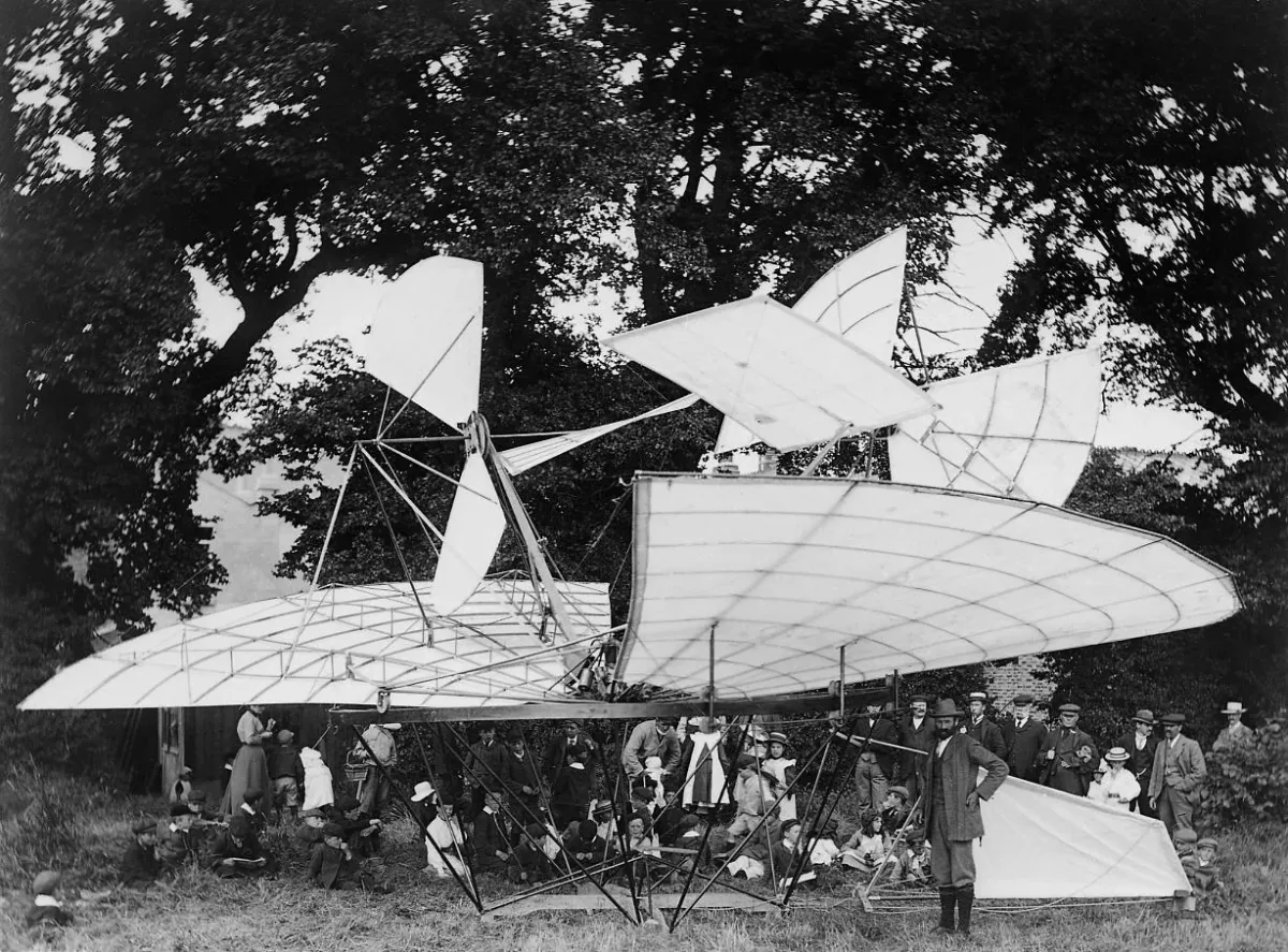Clout Mechanical Air-Ship — Archivos Nacionales del Reino Unido · Wikimedia Commons · dominio público