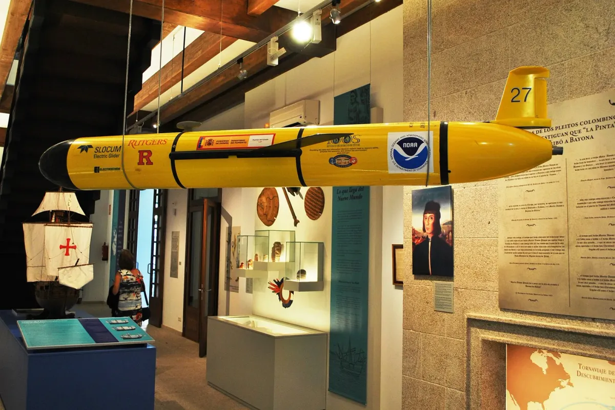 RU-27 Scarlet Knight (el primer robot que cruzó el Atlántico bajo el agua) — HombreDHojalata · Wikimedia Commons · CC BY-SA 4.0