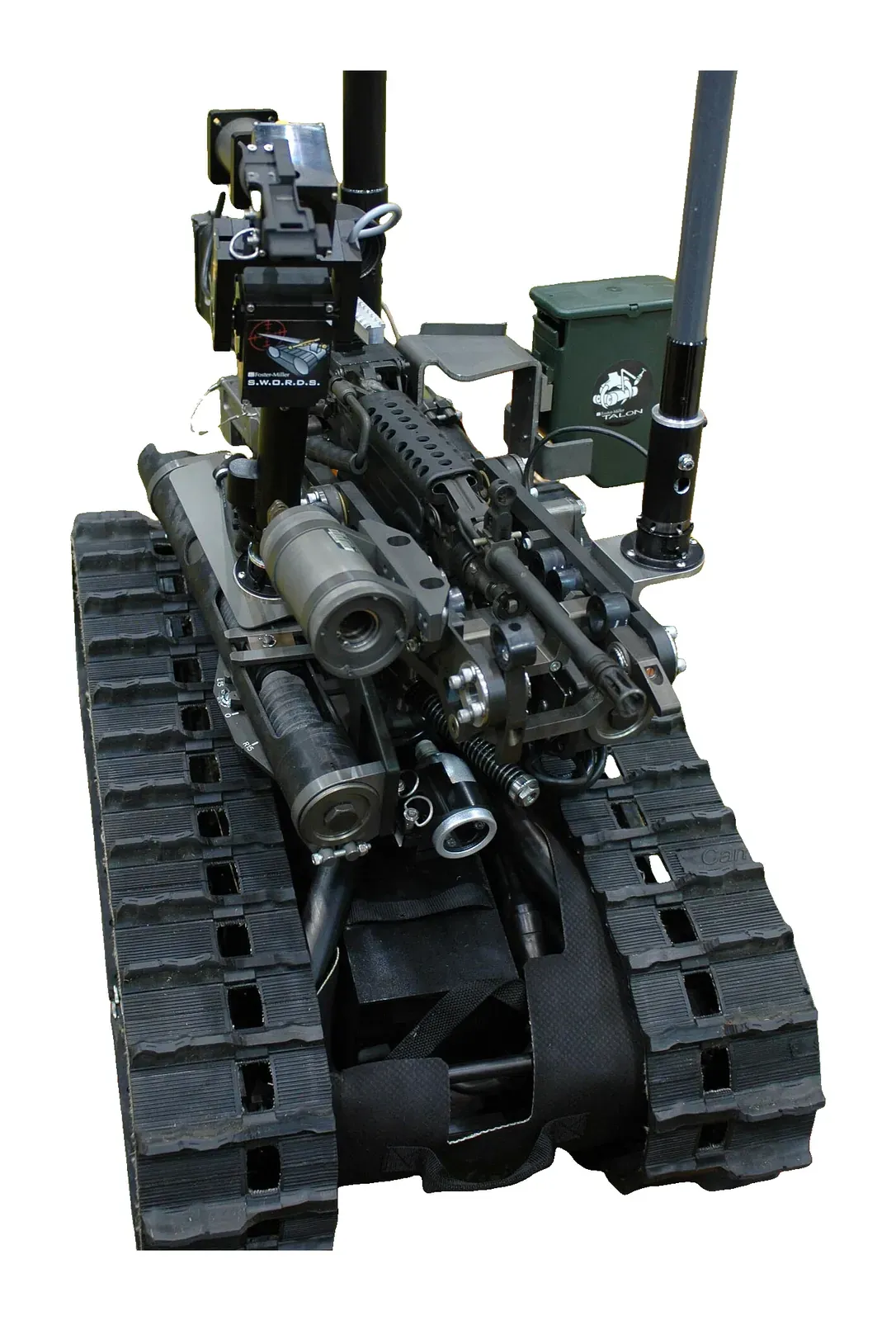 Foster-Miller TALON — Un SWORDS, la versión armada. Imagen: autor desconocido · dominio público · Wikimedia Commons (recortada sobre fondo blanco) — https://commons.wikimedia.org/wiki/File:SWORDS_robot.jpg