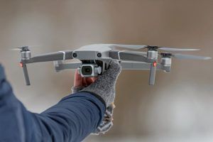 Nuevas normas para drones en 2024: Etiquetas, identificación remota y cambios para operadores