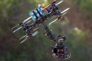 Drones FPV cinematográficos 2026: El nuevo juguete del cine