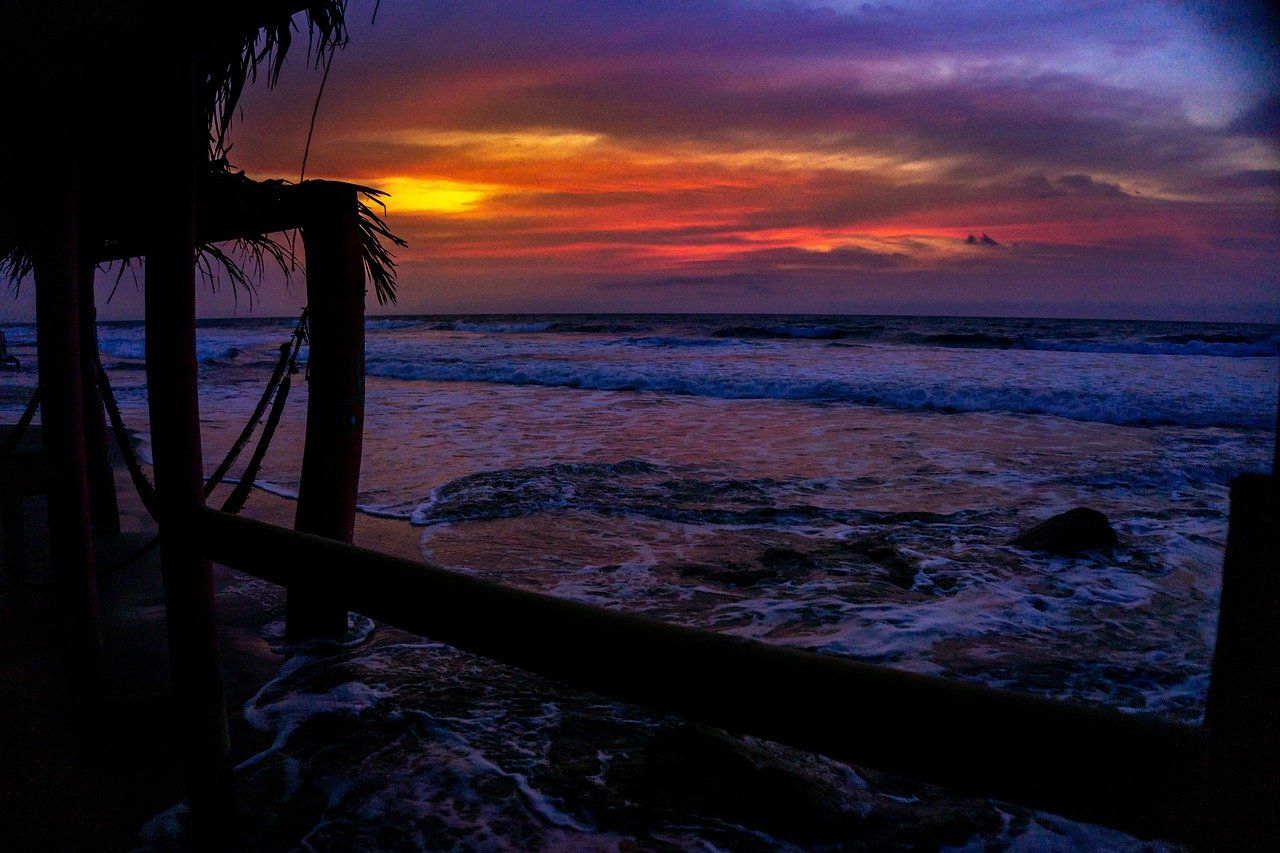 Costa del Pacifico de Ecuador (Manabi): playas para volar drones fuera de zonas urbanas